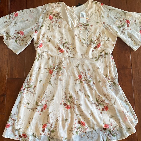 bobeau Dresses & Skirts - NWT Floral Dress - Collection By Bobeau